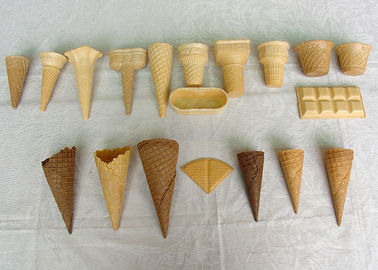 金色のアイス クリームのウエファーの円錐形、カスタマイズされるチョコレート砂糖の円錐形